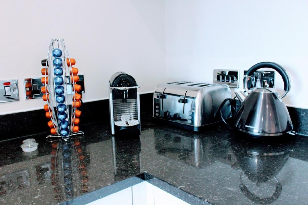 Modern Apartment In เอดินบะระ ภายนอก รูปภาพ